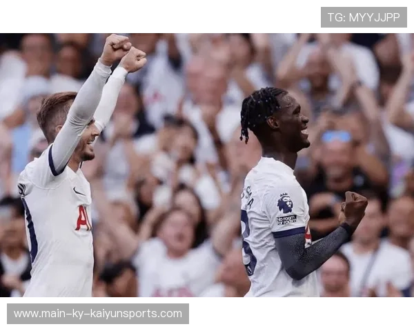 曼联全力迎接热刺挑战，锋线新星谢什科为主力