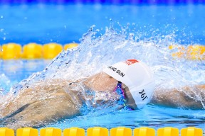 开云体育中国官方网站-随机应变：教练战术调整带来巨大变化！，如何训练随机应变能力